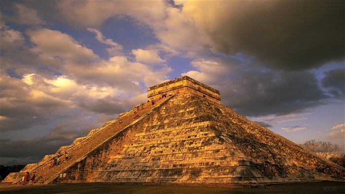 Chichen Itza Ancient Mayan Ruins at Sunset 4K