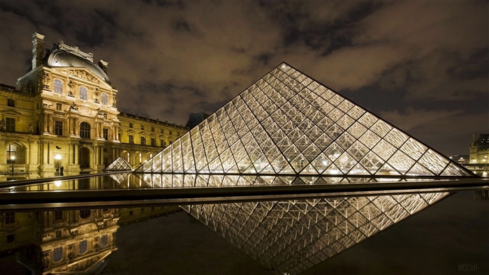 Louvre Museum Pyramid at Night in Paris 4K