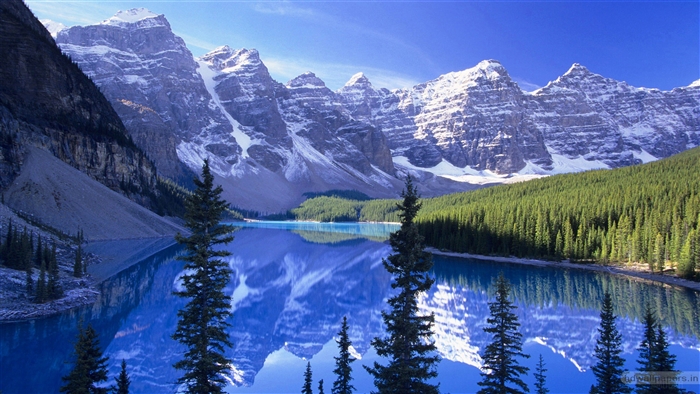 Moraine Lake in Banff National Park, Alberta, Canada 4K