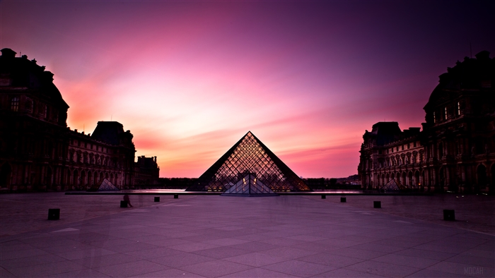 Louvre Museum Pyramid at Sunset 4K