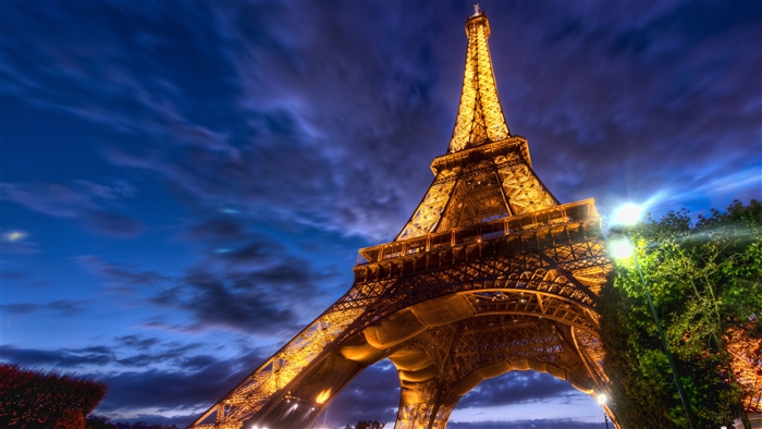 Eiffel Tower at Dusk HDR 4K