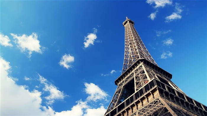 Eiffel Tower in Paris 4K