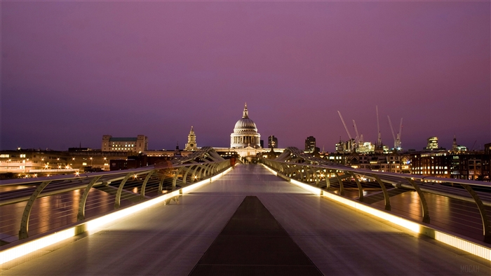 Millennium Bridge London at Dusk 4K