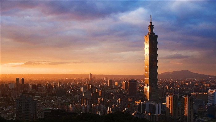 Taipei 101 skyscraper at sunset in Taiwan 4K