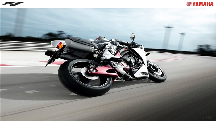 2009 Yamaha YZF R1 Motorcycle on Track