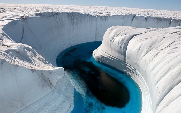 Meltwater lake in a Greenland ice sheet