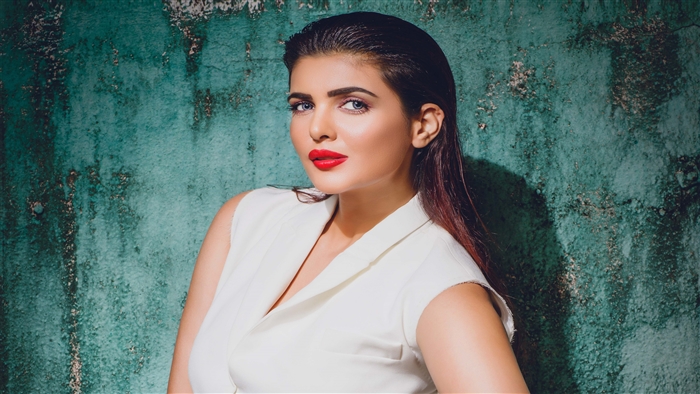 Ihana Dhillon from Hate Story 4 4K