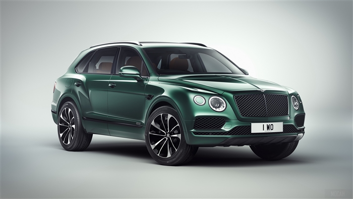 Green Bentley Bentayga Mulliner SUV