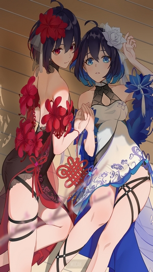 Two anime girls in traditional Chinese dresses