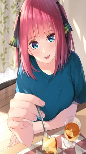 Nino Nakano from The Quintessential Quintuplets eating dessert
