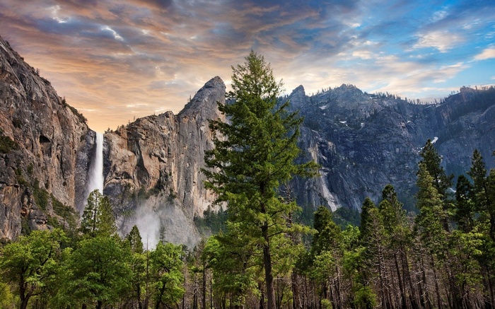 Bridalveil Fall in Yosemite National Park