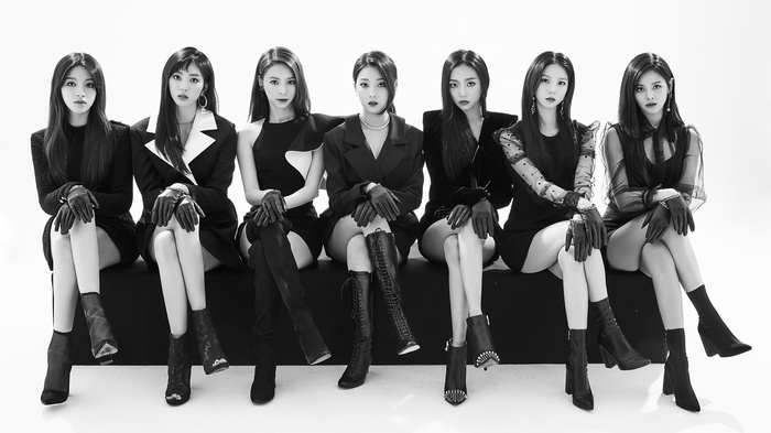 CLC members posing for a monochrome photoshoot