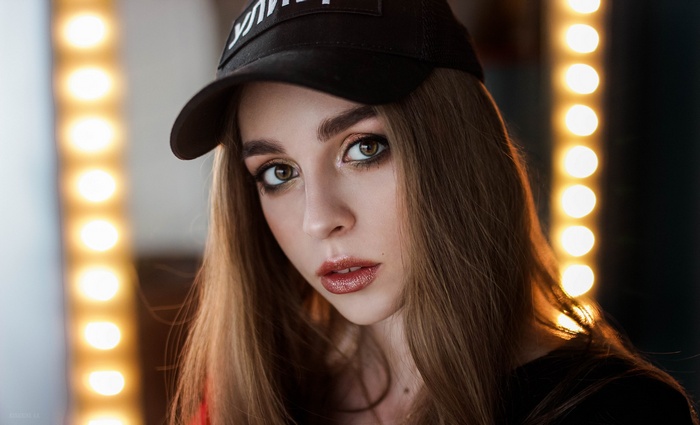 Olga Kanaykina wearing a black baseball cap