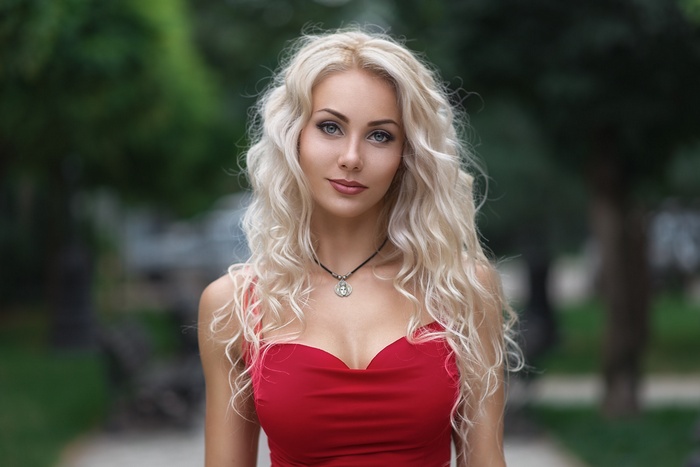 trees, blonde, tight dress, women outdoors, necklace, portrait, wavy hair, women, red dress