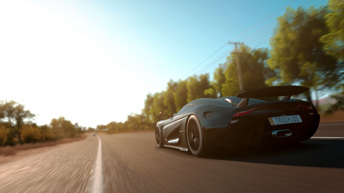 Koenigsegg Regera driving on a road in Forza Horizon 3