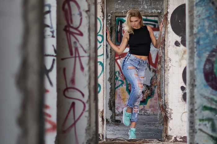 black tops, ruin, ripped clothes, blonde, women, standing, torn jeans