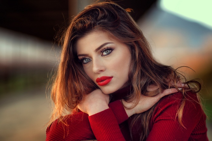 women, Margherita Sicignano, blue eyes, bokeh, eyeshadow, women outdoors, long hair, portrait, brunette, Alessandro Di Cicco, red lipstick, face, sweater