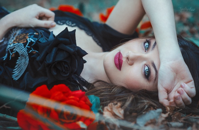 lying on back, rose, red lipstick, women outdoors, Javier Jayma, women, brunette, dress, portrait, eyeshadow, blue eyes, pale, face