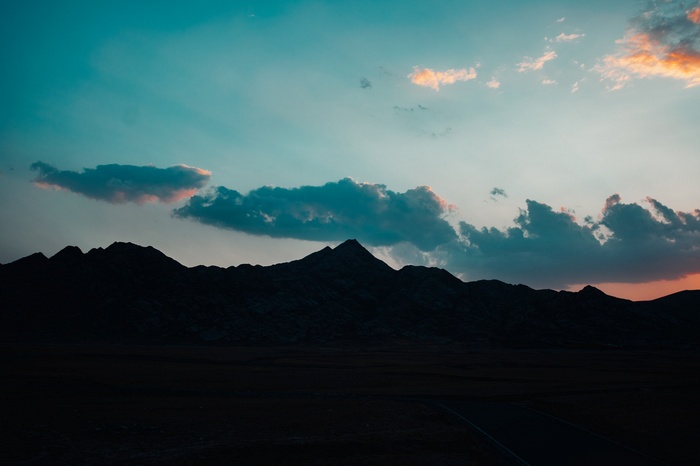Sunset over mountains in Iran by Mohammad Alizade