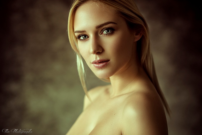 Portrait of a blonde woman