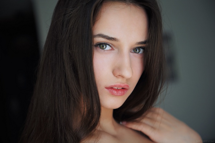 pillow, bed, Gloria Sol, brunette