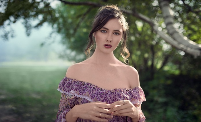 Disha Shemetova portrait in a forest