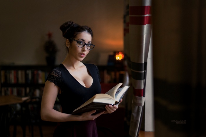 women, Barbora Zavadilová, women with glasses, hairbun, books, portrait