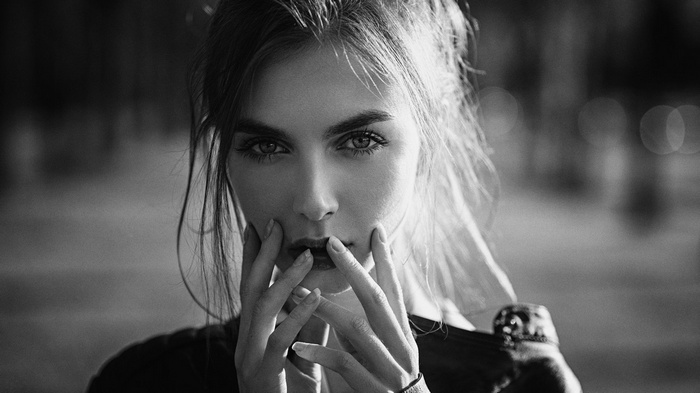 Monochrome portrait of Viktoria Vishnevetskaya by Georgy Chernyadyev