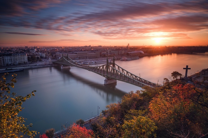 Liberty Bridge over Danube River at sunrise in Budapest, Hungary