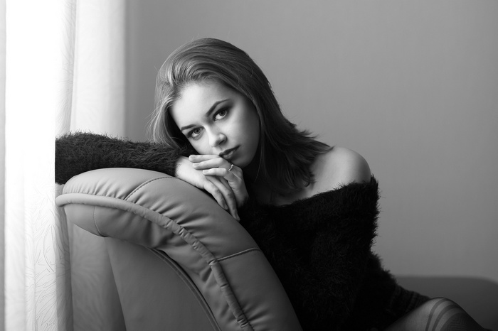 Monochrome portrait of a woman by Murat Kuzhakhmetov