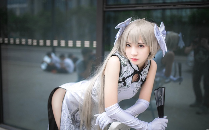 Kasugano Sora in Chinese dress with gloves and fan