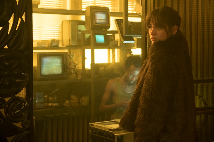 Joi, Blade Runner, fur coats, Blade Runner 2049, movies, women, actress, Ana de Armas