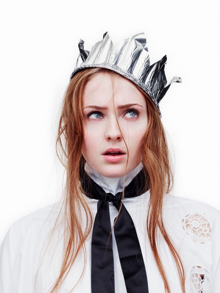 Sophie Turner wearing a foil crown