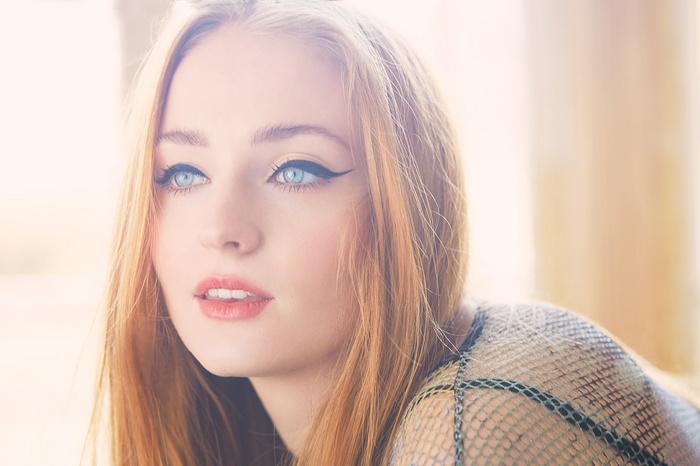 Blue Eyes Actress Sophie Turner Redhead Hd Wallpaper Rare Gallery