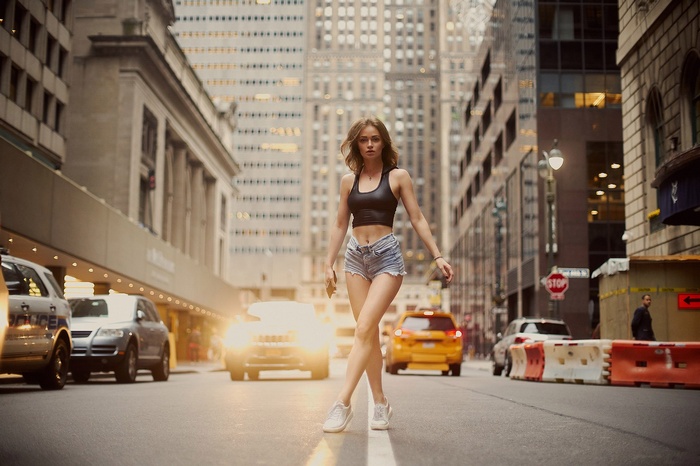 belly, Alexey Pedan, sneakers, women outdoors, street, short shorts, petite, women, Anna Vorobyeva, legs, black tops, standing, legs crossed, jean shorts, city, brunette