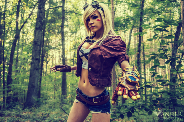 Cosplayer as Ezreal from League of Legends in a forest