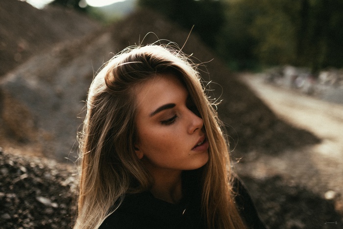 Portrait of a blonde woman outdoors