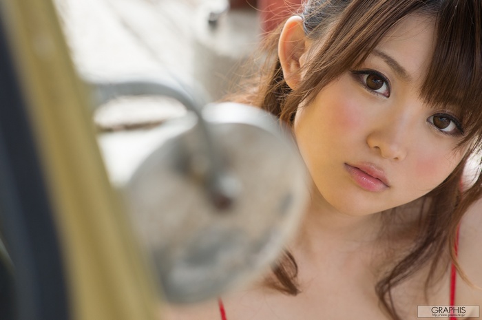 Rui Hizuki portrait with depth of field