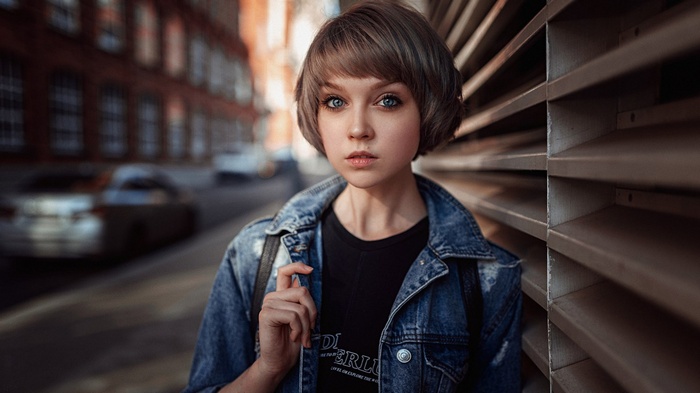 Olya Pushkina portrait in urban setting