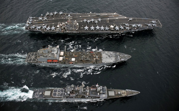 USS Abraham Lincoln (CVN-72) with support ships