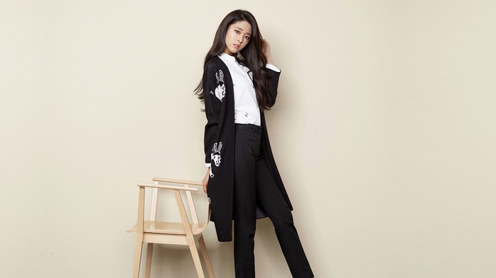 Seolhyun in black outfit with bunny print cardigan