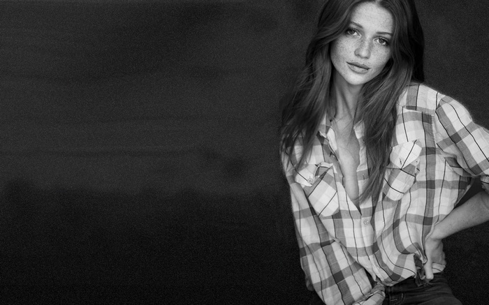 Cintia Dicker in monochrome portrait