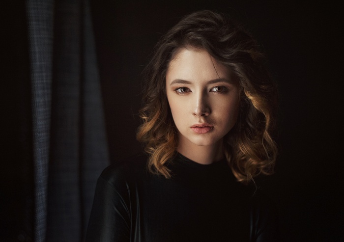 Diana Shemetova portrait by Maxim Maximov