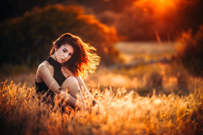women, depth of field, women outdoors, sitting