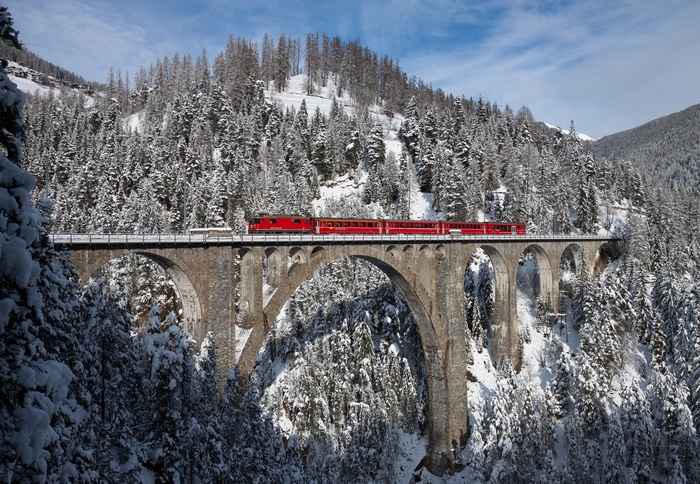 Wiesen Viaduct, Switzerland, train, winter