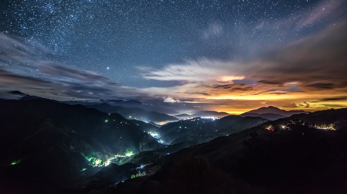 Night sky over Hehuanshan mountains in Taiwan