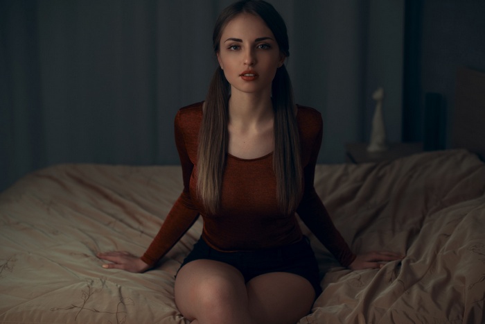 sitting, women, pigtails, red lipstick, portrait, in bed