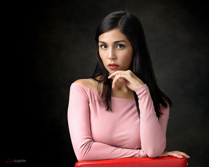 Portrait of a woman by Luis Gastón