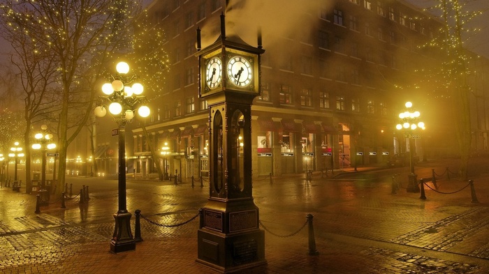 Gastown Steam Clock at night in fog