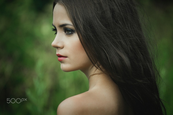 Portrait of Ksenia Kokoreva in profile